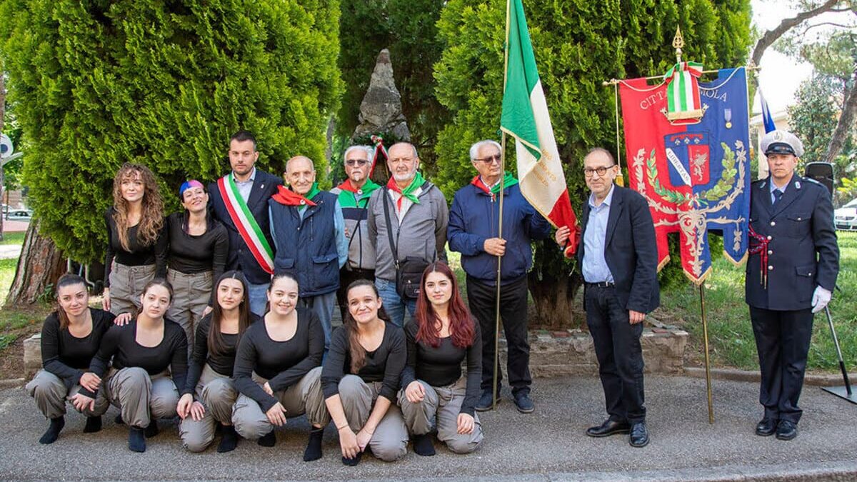 A 80 anni dal primo bombardamento aereo sulla città, Imola ricorda le 53 vittime