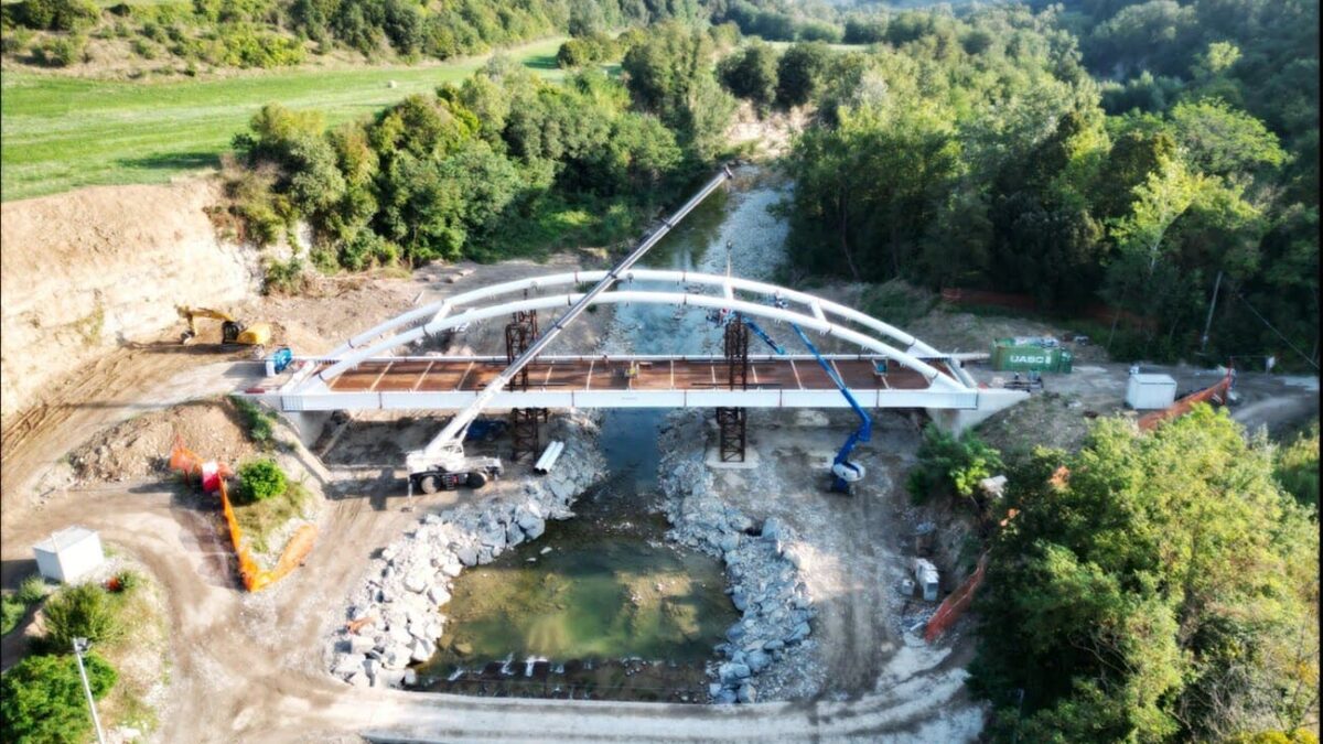 Casalfiumanese, avanza spedita la costruzione del nuovo ponte di Carseggio