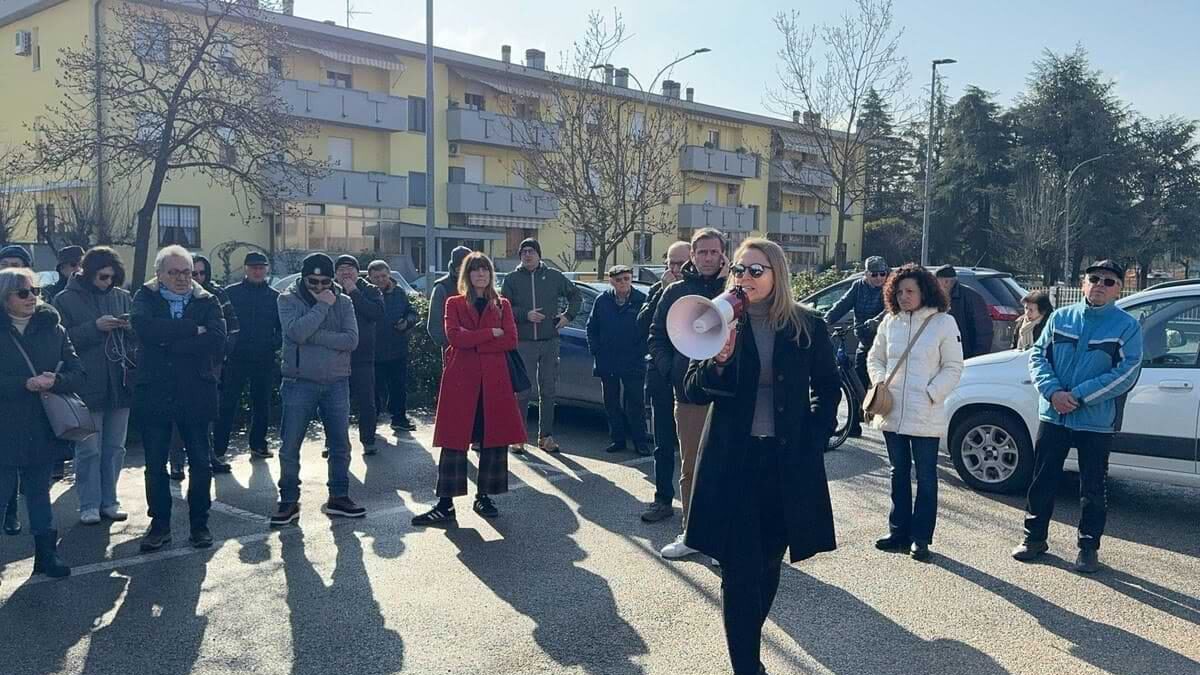 Toscanella, presidio in bocciofila “Si faccia  incontro pubblico per chiarire stato dei lavori”